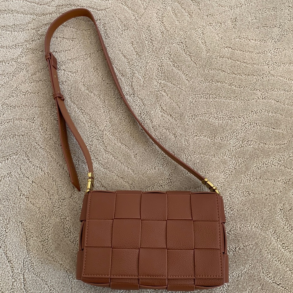 BV like crossbody bag